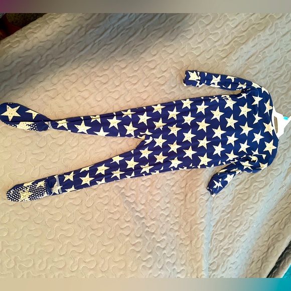 Kickee Pants footed sleeper 12-24 mos, small hole in foot seam - Picture 2 of 4